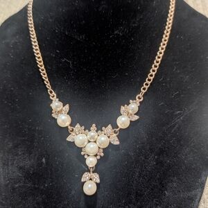 Vintage Faux Pearl and Rhinestone Drop Necklace.